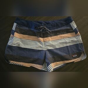 Patagonia women's wavefarer boardshorts